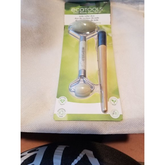 EcoTools Beauty Skin Care Tool Jade Facial Roller and Eye Roller Duo, Face Rolle - Picture 6 of 7